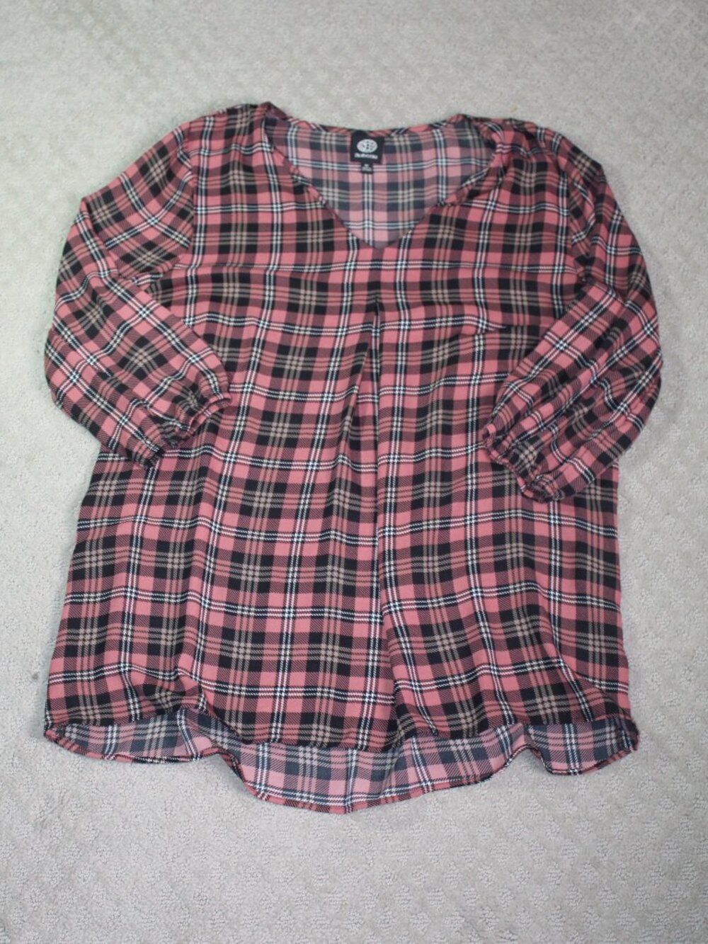 Bobeau Size M Pink Black Plaid V-Neck Long Sleeve Blouse